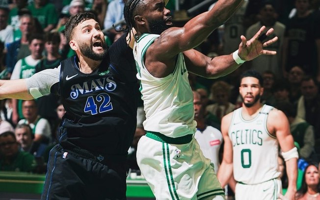 Boston Celtics domina do início ao fim e vence jogo um das finais contra o Dallas Mavericks