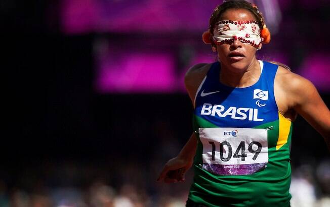  Terezinha Guilhermina bateu a marca paralímpica nas eliminatórias dos 100m T11 no Estádio Olímpico