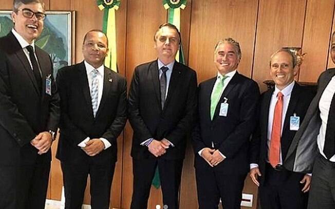 Pai de Neymar se reuniu com Bolsonaro e Paulo Guedes