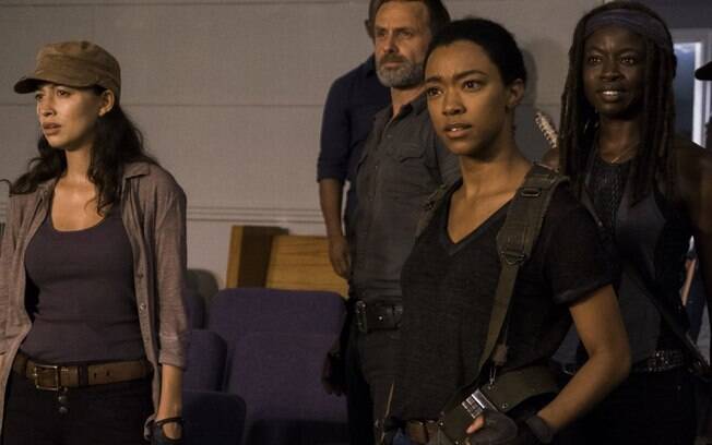 Em The Walking Dead, Rosita (Christian Serratos) e Sasha (Sonequa Martin-Green) se prepararão para enfrentar Negan