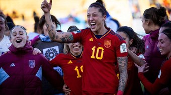 Espanha%20busca%201%C2%BA%20t%C3%ADtulo%20sem%20jogadora%20da%20pol%C3%AAmica%20do%20beijo