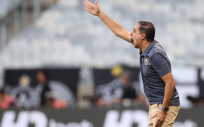 Renato Paiva comenta sobre a derrota e afirma: “houve dois jogos aqui” Renato Paiva comenta sobre a derrota e afirma: “houve dois jogos aqui”