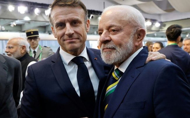 O presidente Luiz Inácio Lula da Silva (D) e seu contraparte francês, Emmanuel Macron, estão em lados opostos no que diz respeito ao acordo entre UE e Mercosul
