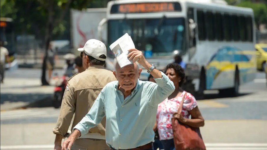 Onda de calor chega ao Brasil - veja como se proteger de insolação Onda de calor chega ao Brasil - veja como se proteger de insolação