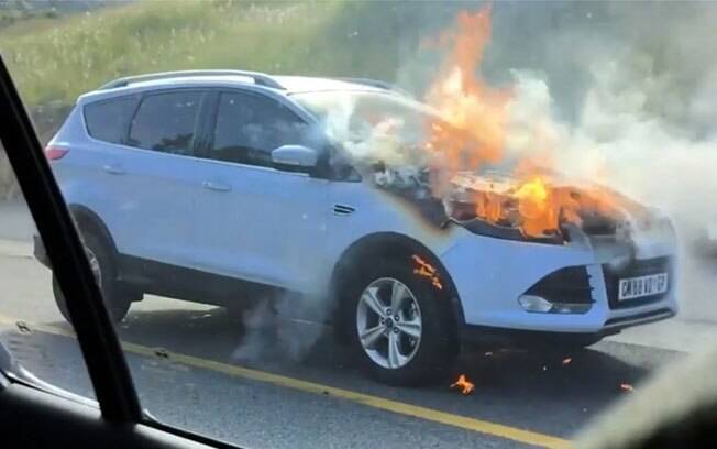 Casos de carros da Ford pegando fogo foram denunciados no mundo. Mas, neste caso, não afeta  carros no Brasil