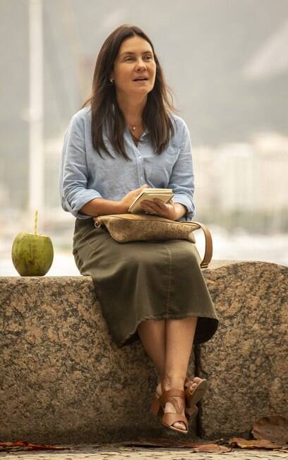 Thelma (Adriana Esteves)