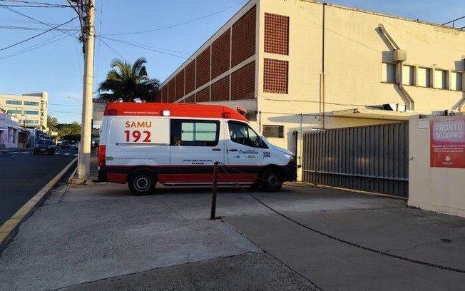 Homem é preso após agredir a esposa e ser espancado por populares Homem é preso após agredir a esposa e ser espancado por populares