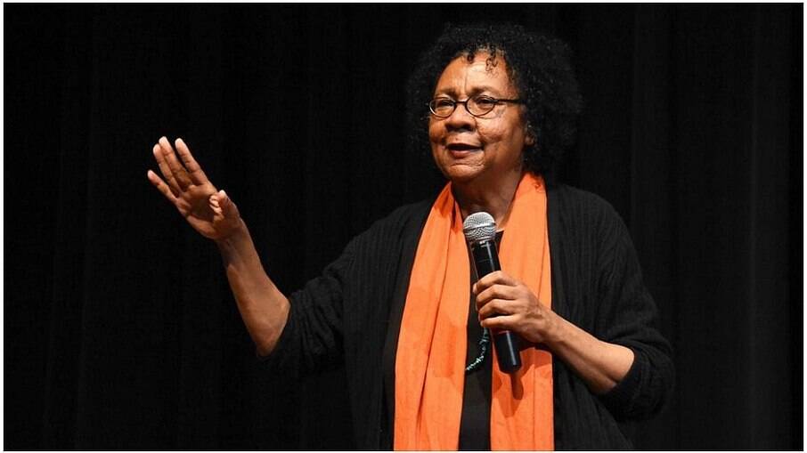 A escritora e feminista negra bell hooks faleceu hoje, aos 69 anos