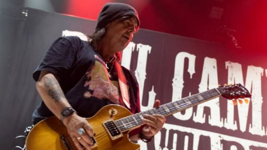 Guitarrista do Motörhead morre aos 64 anos