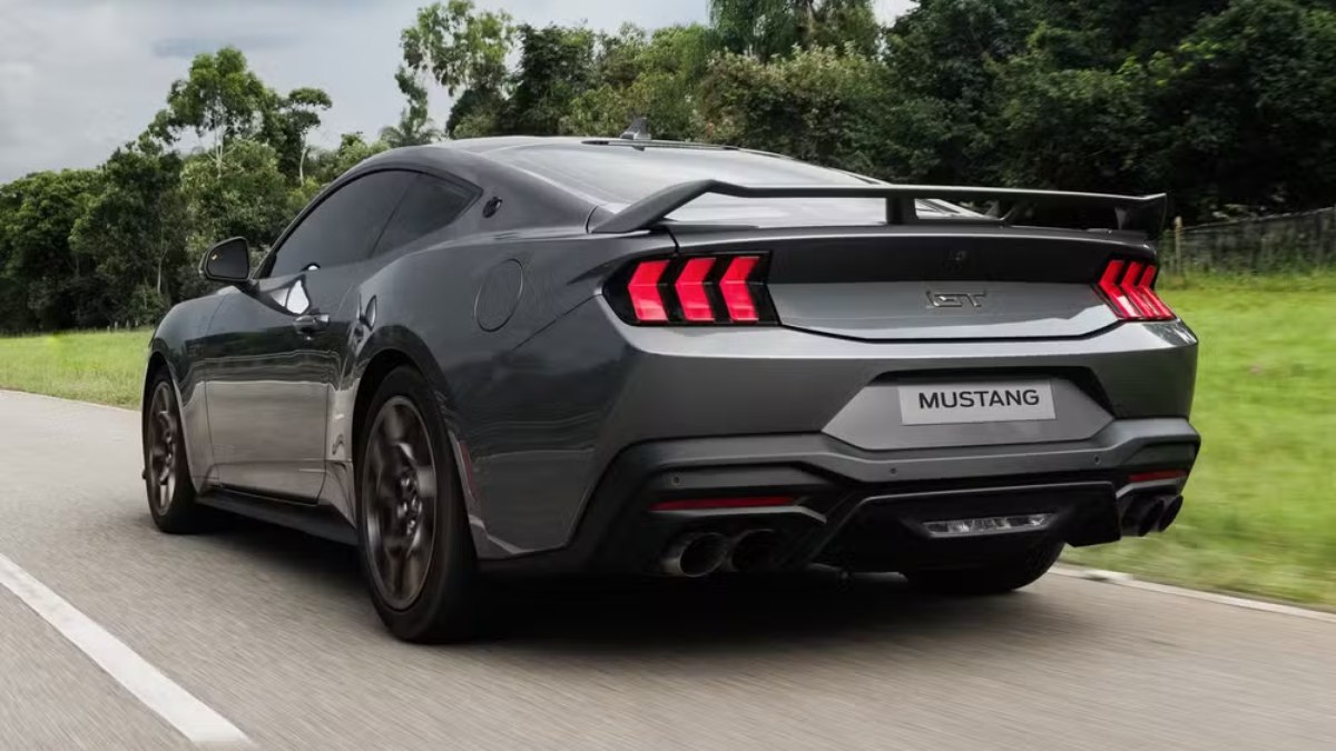 Ford Mustang manual chega ao Brasil por R$ 600 mil