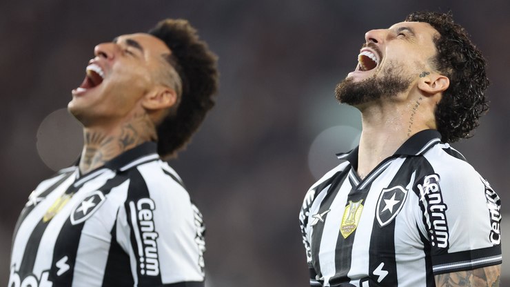 Em noite de despedida no Niltão, Botafogo vence e entra no G6