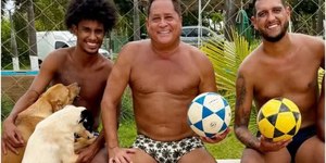 Leonardo mostra "shape" em foto de sunga após internação