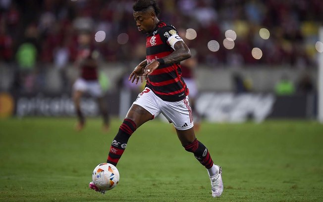 Bruno Henrique deve herdar a vaga deixada por Cebolinha no Flamengo