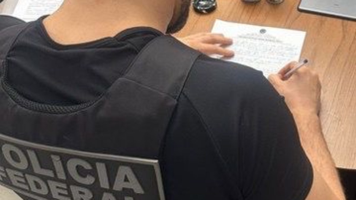 Operação da Policia Federal no Combate ao Tráfico Internacional de Drogas Operação da Policia Federal no Combate ao Tráfico Internacional de Drogas