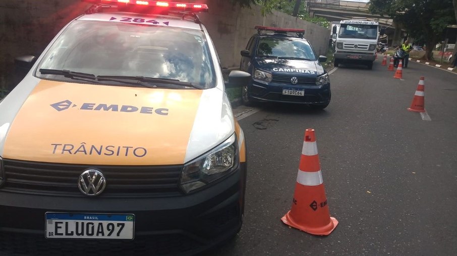 Blitz na avenida Prefeito José Nicolau Ludgero Maselli.