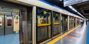 Metrô de SP vai operar 24 horas na madrugada deste fim de semana