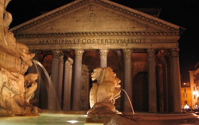 Reserve um dia para conhecero Pantheon, em Roma. Vela a pena