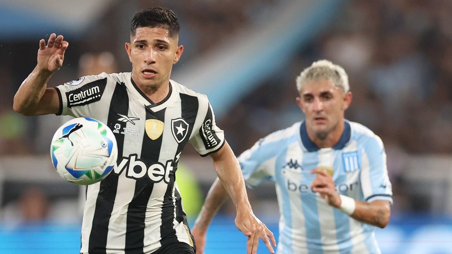 Jefferson Savarino é um dos principais nomes do Botafogo Jefferson Savarino é um dos principais nomes do Botafogo