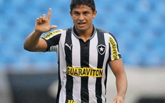Torcida do Botafogo 'invade' redes sociais de Elkeson, que dobra número de seguidores