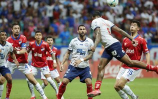 Bahia leva virada do Nacional na Fonte Nova pela Libertadores