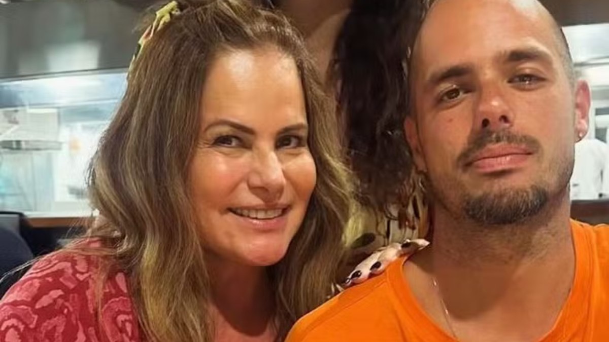 Renata é mãe de Rodrigo e Marcela