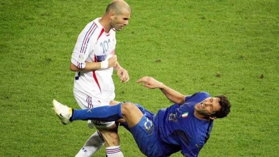 Zidane foi expulso ao agredir Materazzi na Copa do Mundo de 2006