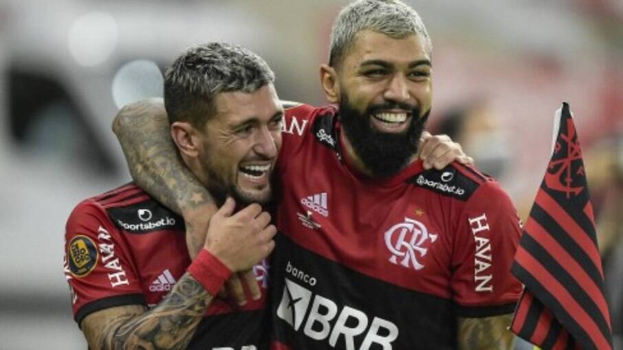 Arrascaeta negocia renovação de contrato com o Flamengo