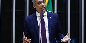 Comissão da Câmara aprova fim da ação penal contra Gayer no STF