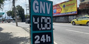 GNV: Detran autua 55 veículos e quatro postos por irregularidades