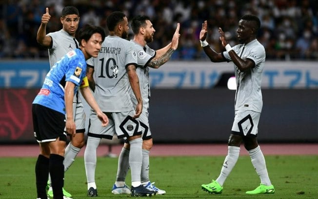 Com gol de Messi, PSG vence amistoso no Japão contra time de Leandro Damião