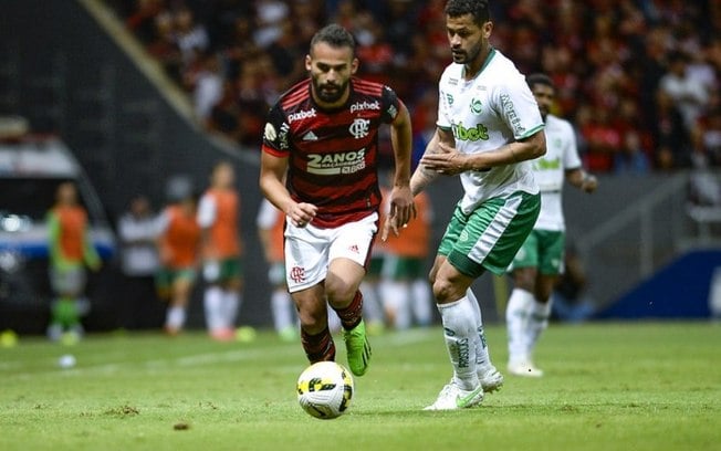 Thiago Maia brinca com 'Dorivalismo' e vê mudança no Flamengo: 'Ambiente está mais alegre'