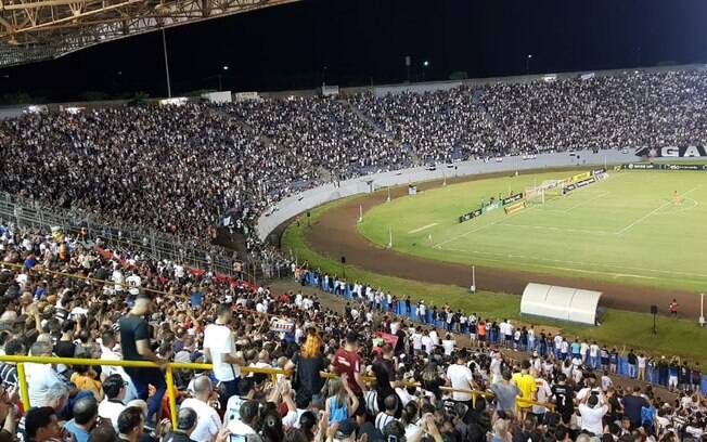 Estádio do Café cheio para Ferroviário x Corinthians