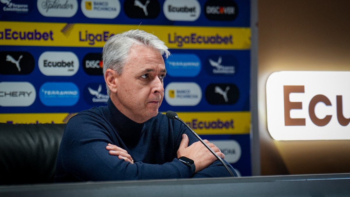 Tiago Nunes, treinador da LDU