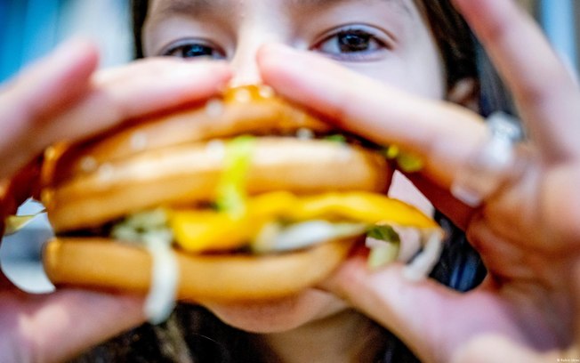 Tratamentos para crianças com menos de 10 anos devem focar em alimentação saudável Tratamentos para crianças com menos de 10 anos devem focar em alimentação saudável