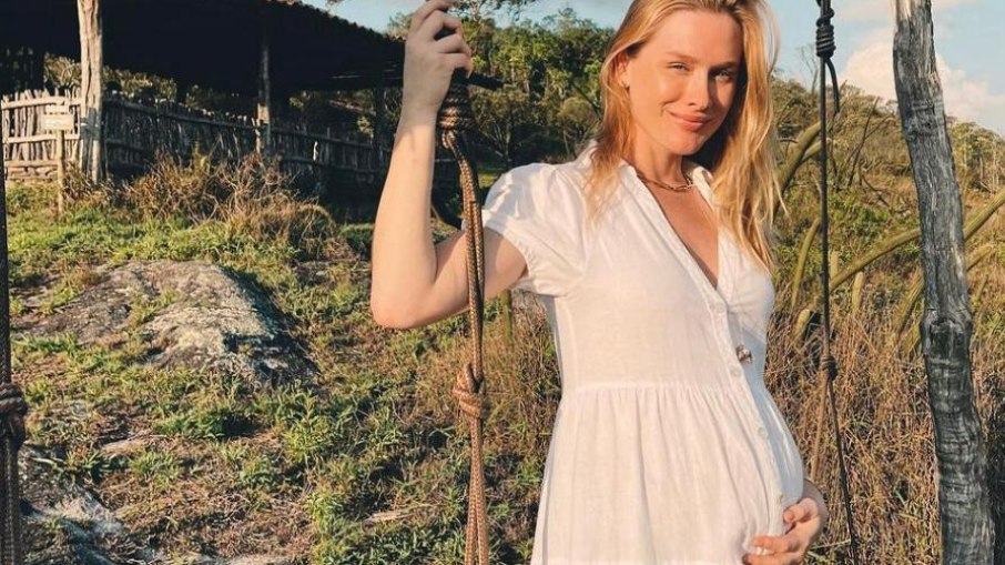 A atriz, de 34 anos, está grávida do primeiro filho, fruto do relacionamento com herdeiro da Globo
