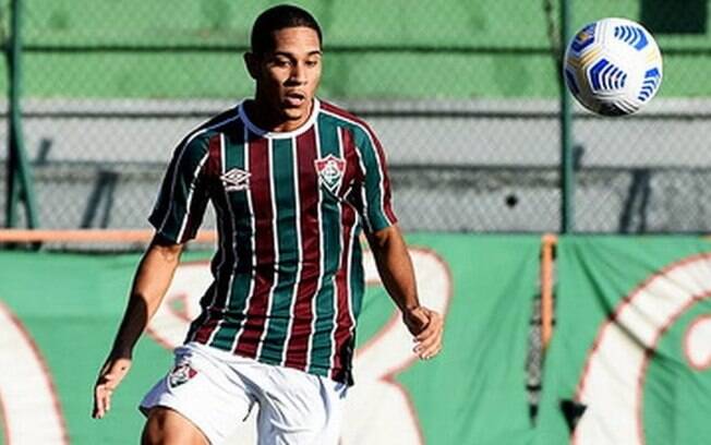 Fluminense empresta Gustavo Apis, do sub-23, ao CRB
