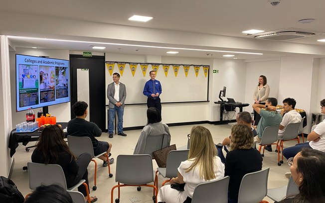 Jovens disputam vagas em faculdade internacional em Brasília