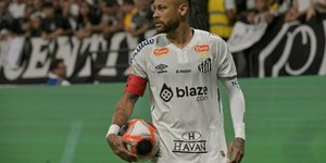 Neymar com a 10 ou 11? Torcedores opinam sobre número do craque