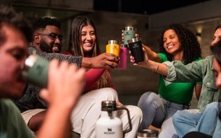 Stanley barato! Black da Amazon tem copos a partir de R$ 76