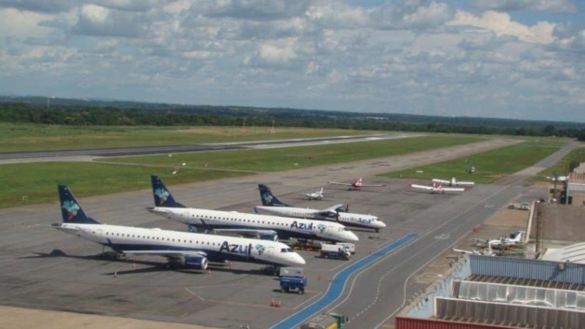 Aviões estacionados no aeroporto de Cuiabá, em Mato Grosso