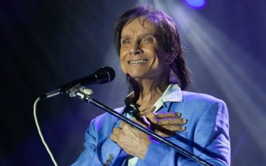 Navio de Roberto Carlos chega a 90% de ocupação em estreia