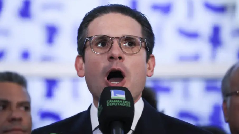 Hugo Motta abraçou a pauta da anistia após pressão de parlamentares bolsonaristas e golpistas Hugo Motta abraçou a pauta da anistia após pressão de parlamentares bolsonaristas e golpistas