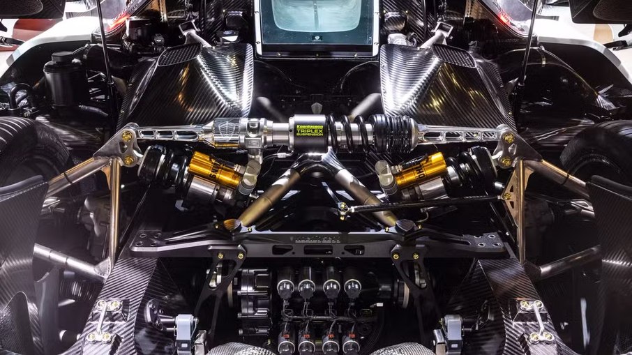 Motor do supercarro suéco Koenigsegg Jesko Absolut Motor do supercarro suéco Koenigsegg Jesko Absolut