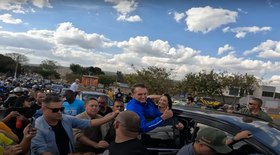 Eduardo Bolsonaro critica Nikolas Ferreira em rede social