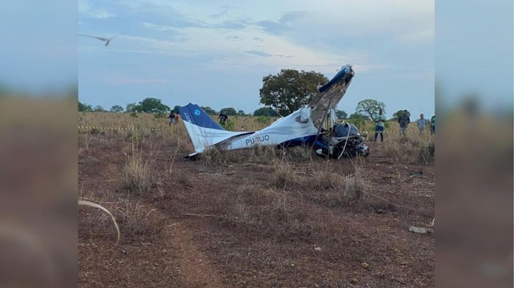 VÍDEO: avião de pequeno porte cai e deixa dois mortos