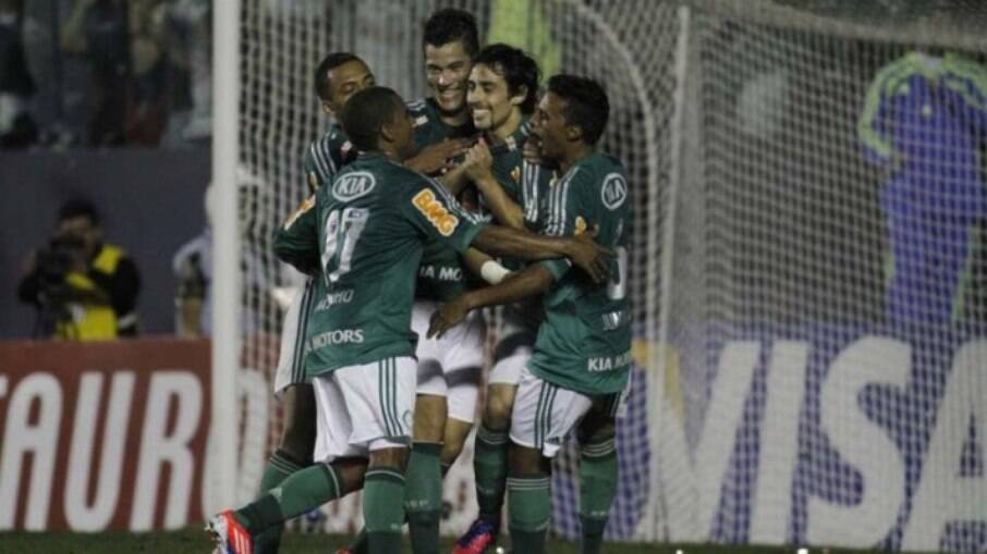 Palmeiras vence de 3 no Derby após jogo consistente