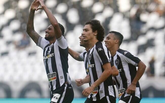 Botafogo bate o Bangu e vence a primeira no Campeonato Carioca