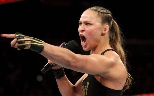 Ronda Rousey, após sair do UFC, se tornou campeã no WWE