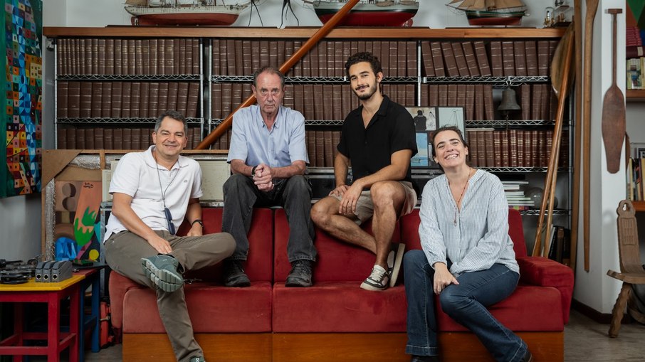 Carlos Saldanha, Amyr Klink, Filipe Bragança e Justine Otondo se reúnem nos bastidores de 100 DIAS.