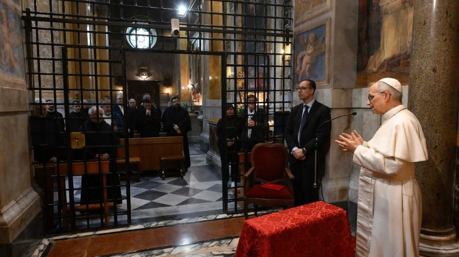 O papa esteve no Santuário de Nossa Senhora do Bom Conselho para um encontro privado O papa esteve no Santuário de Nossa Senhora do Bom Conselho para um encontro privado
